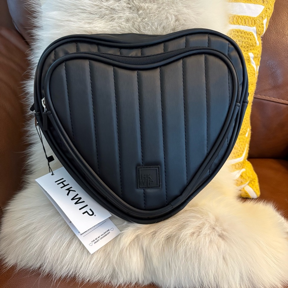 IHKWIP The Be My Valentine Heart Crossbody